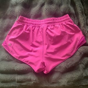 lululemon hotty hot shorts 2.5